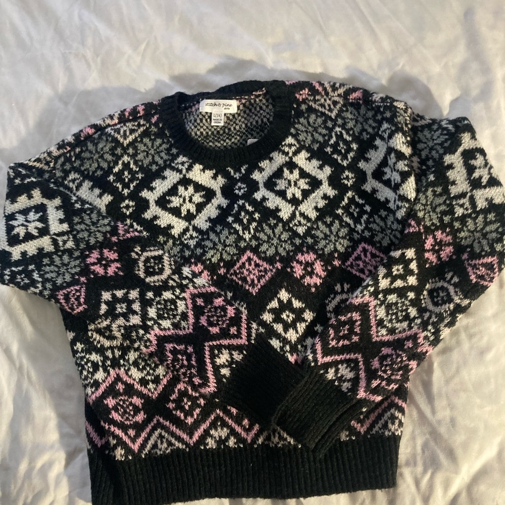 Children size 16. Black with pink colors 
Pattern
Stitch and pine brand - Picture 3 of 3